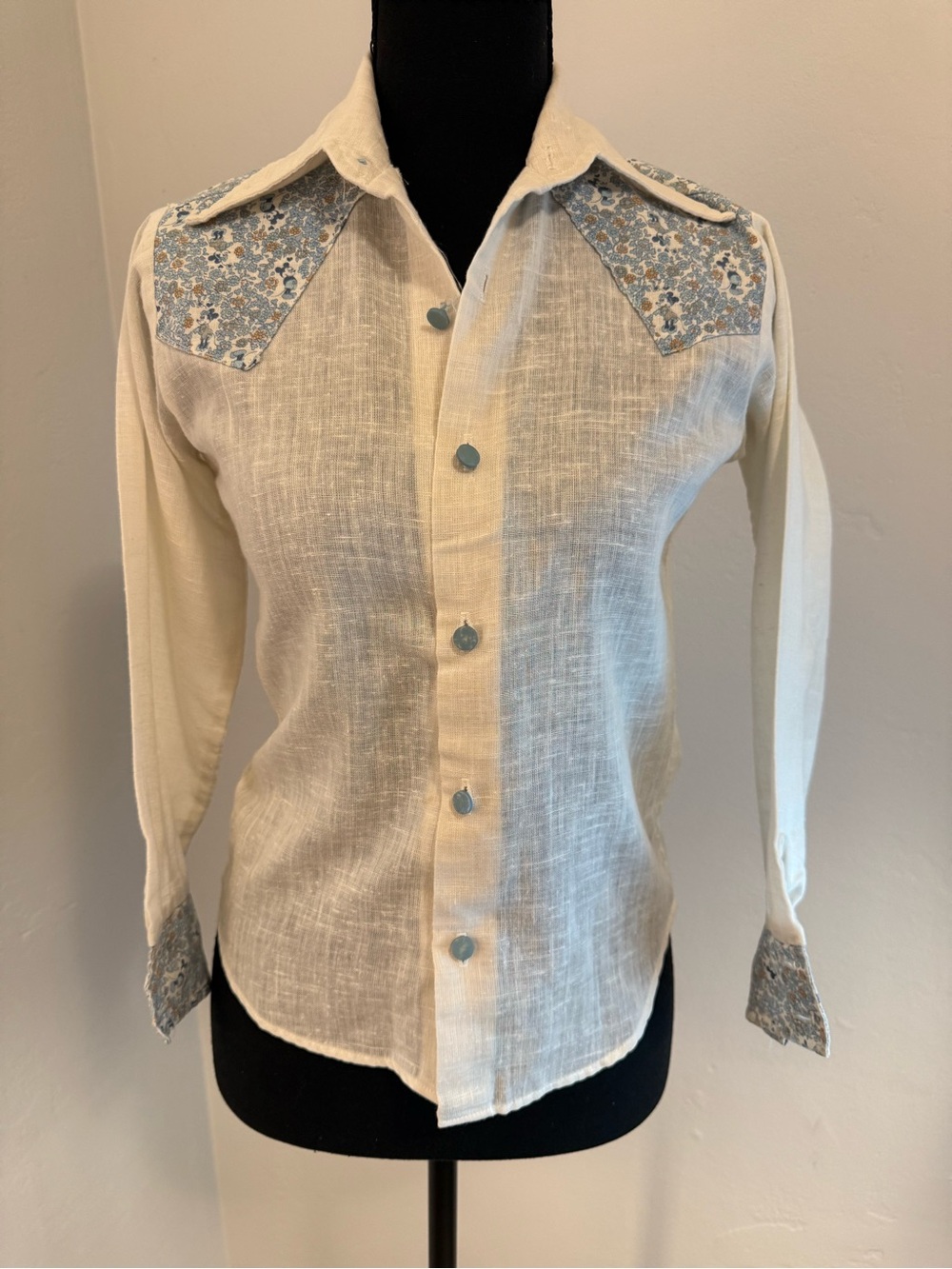 Rare Kennington Disney Button Up